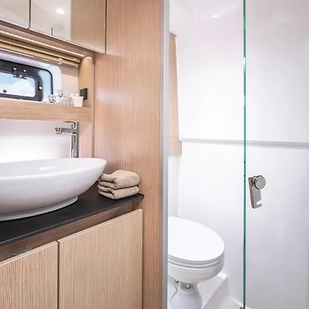 Private Yacht Úszó hotel Antibes